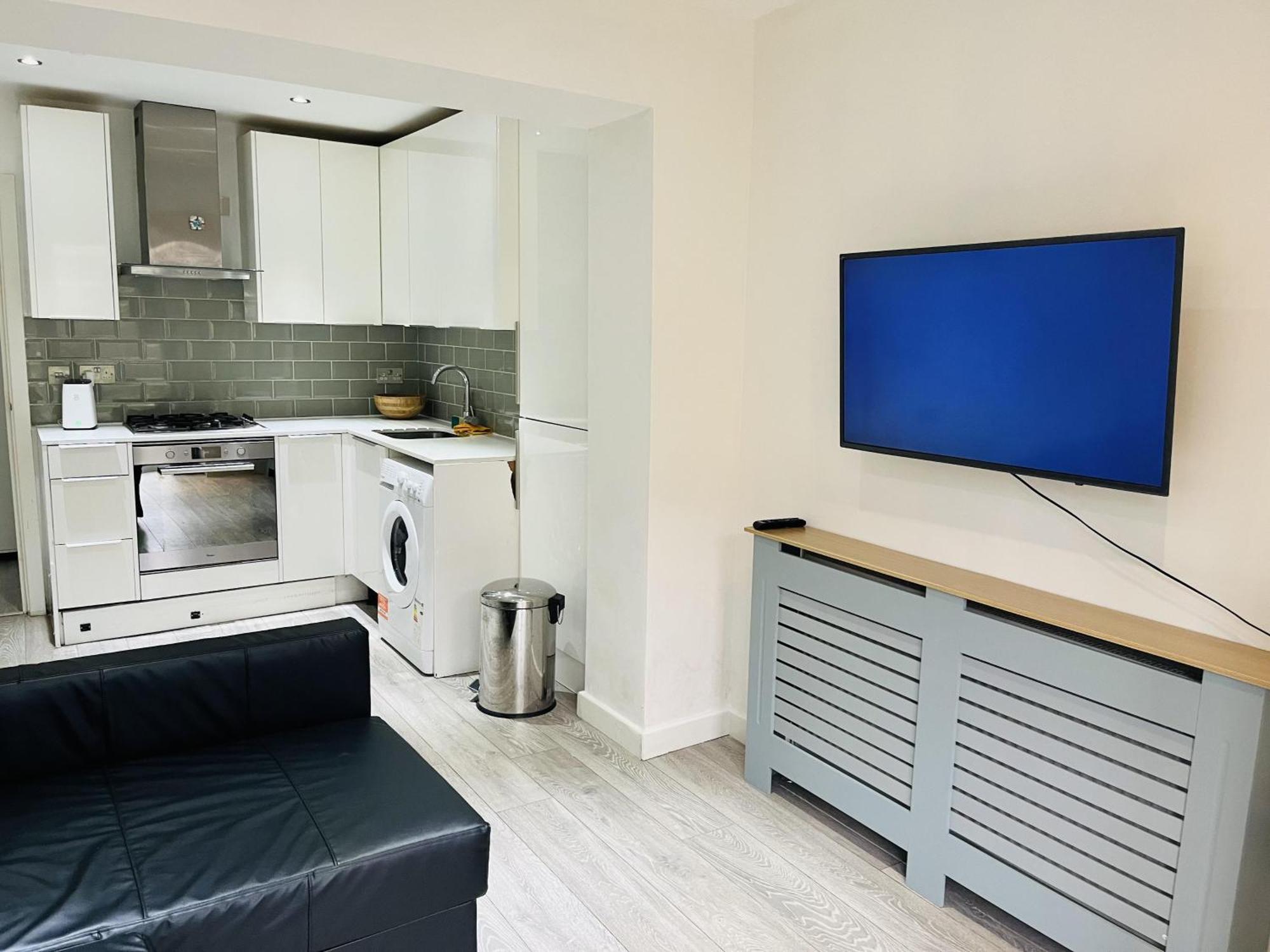 Immaculate 2-bed In