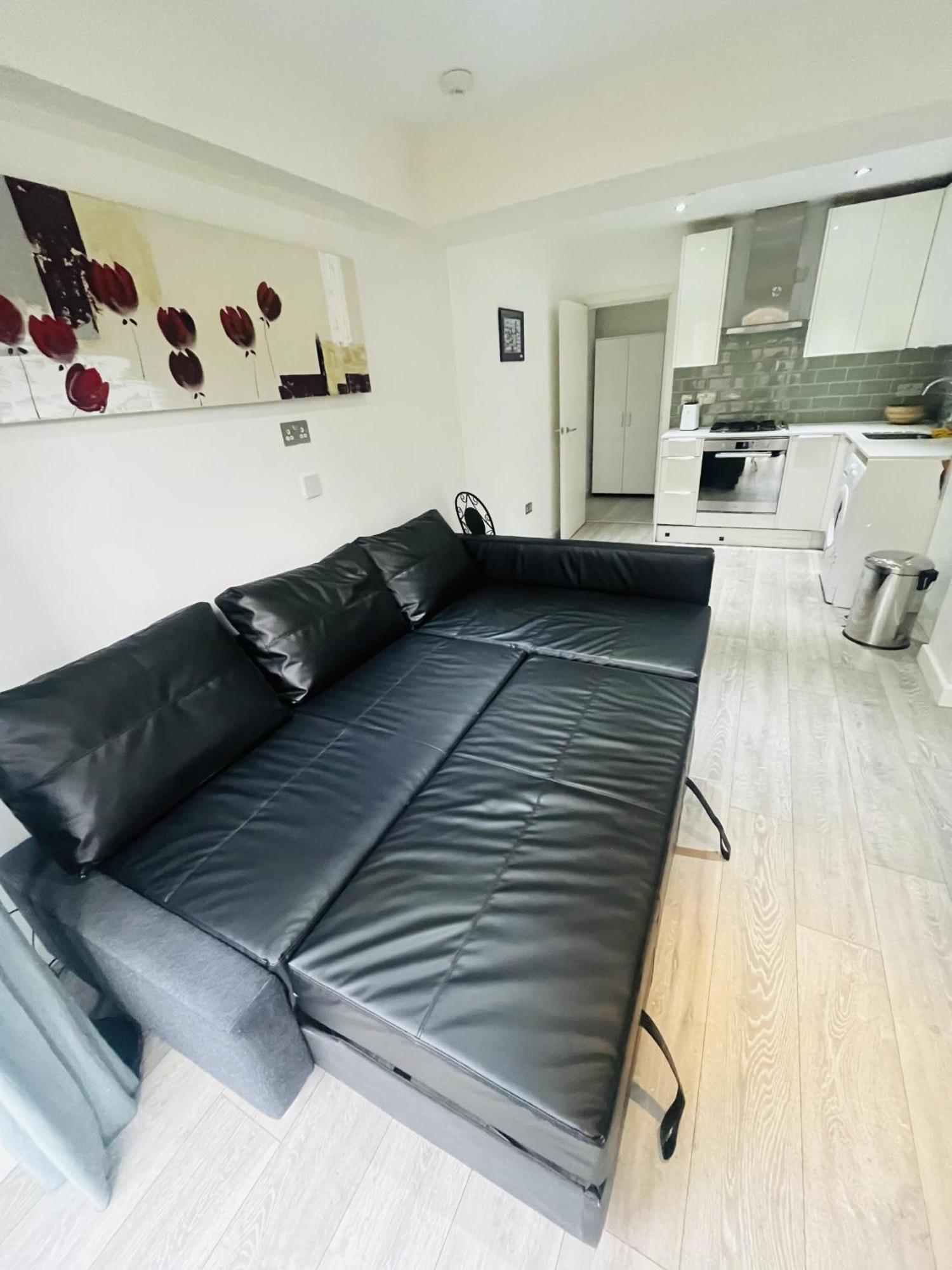 Immaculate 2-bed In * Londra