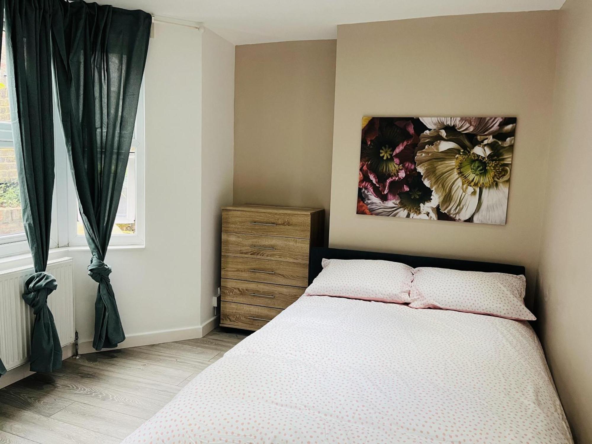 Immaculate 2-bed In